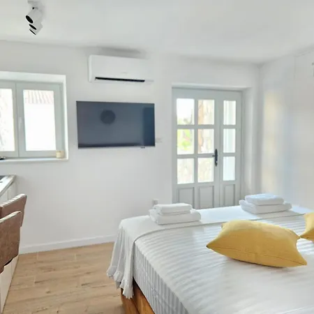 דירה Hedonist Hvar With Jacuzzi *