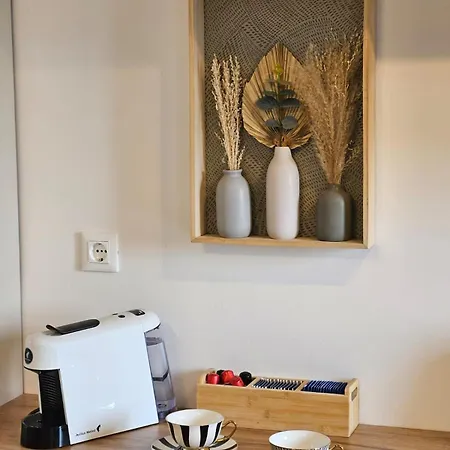 Апартаменти Hedonist Hvar With Jacuzzi Хвар